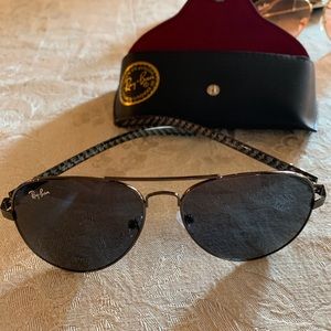 Ray-Ban black pens sunglasses